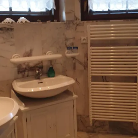 Old House Δωμάτια σε οικογενειακή κατοικία
